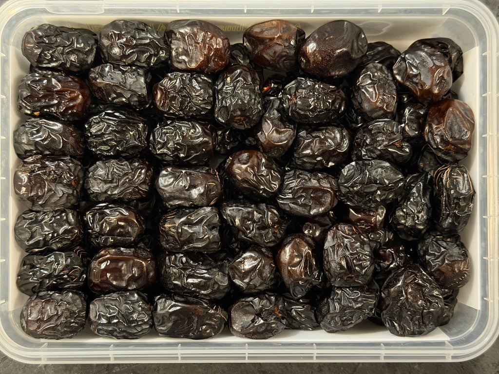 What Are Ajwa Dates? Benefits, How to Eat Them & Where to Buy in Toronto